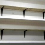 Instrucciones paso a paso para instalar una repisa en la pared de manera segura y eficiente.